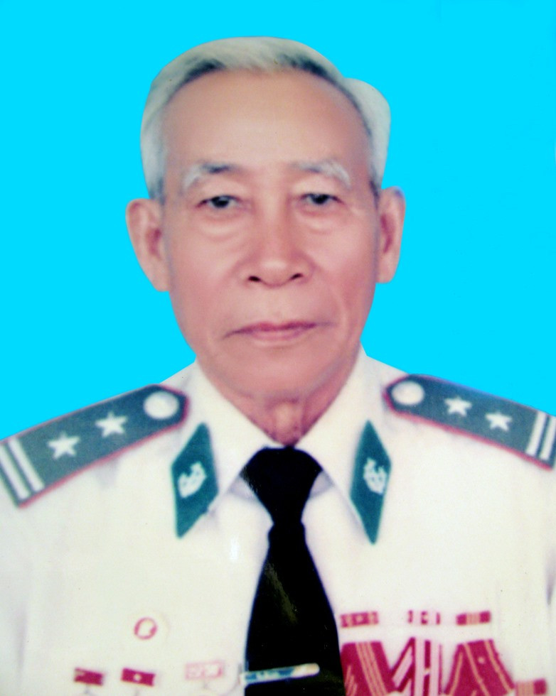 Anh hùng Lực lượng vũ trang nhân dân - Trung tá Đinh Ngọc Cân.