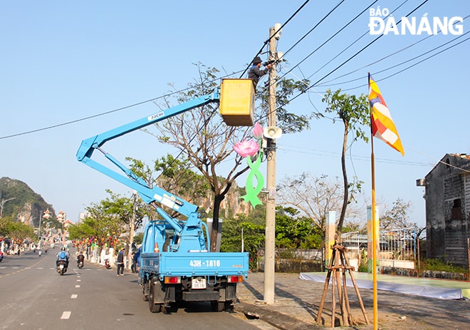 Đảm bảo nguồn điện chiếu sáng xuyên suốt trước và sau lễ hội.