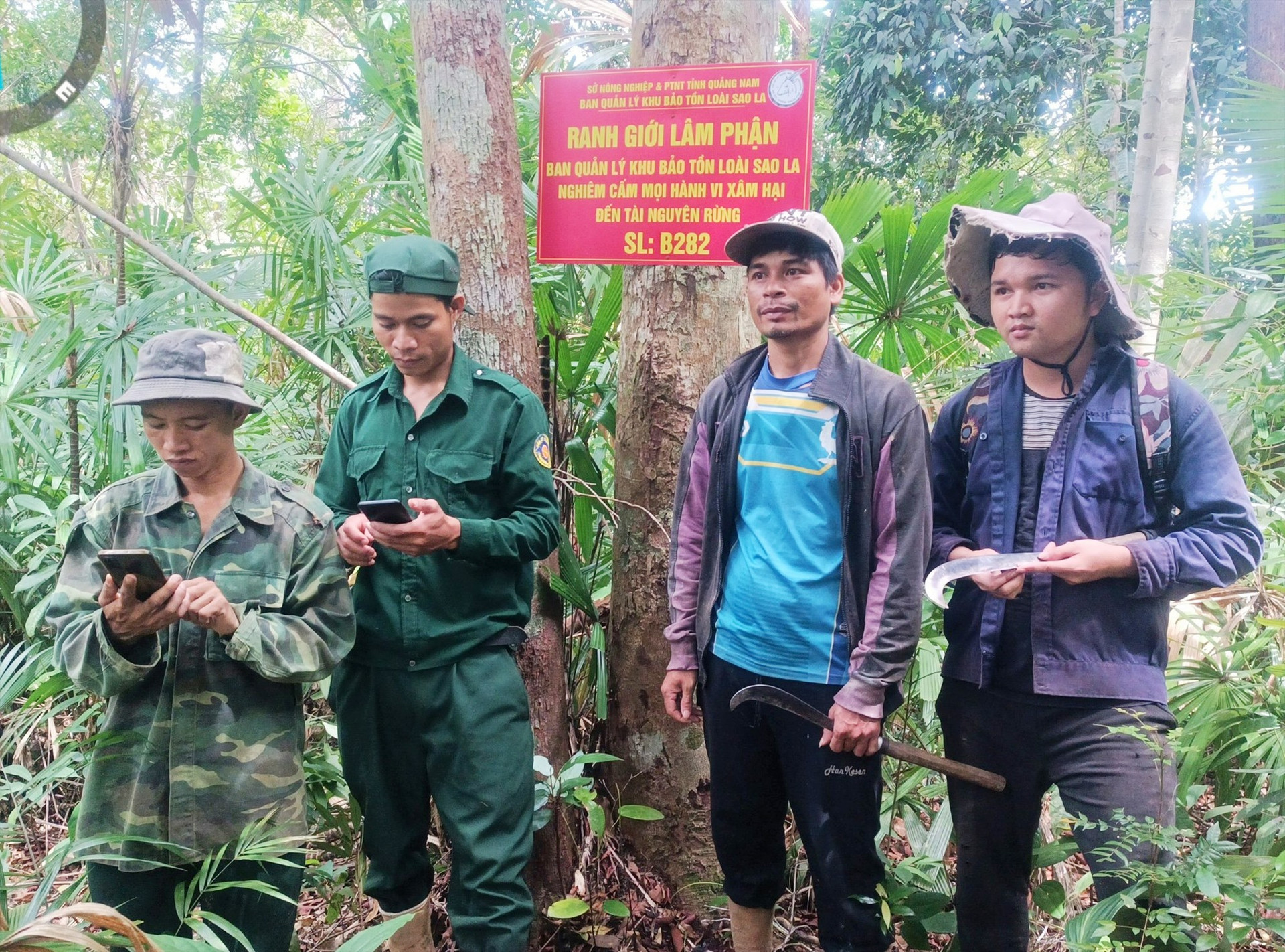 Lực lượng bảo vệ rừng tham gia công tác quản lý rừng hiệu quả. Ảnh: ALĂNG NGƯỚC