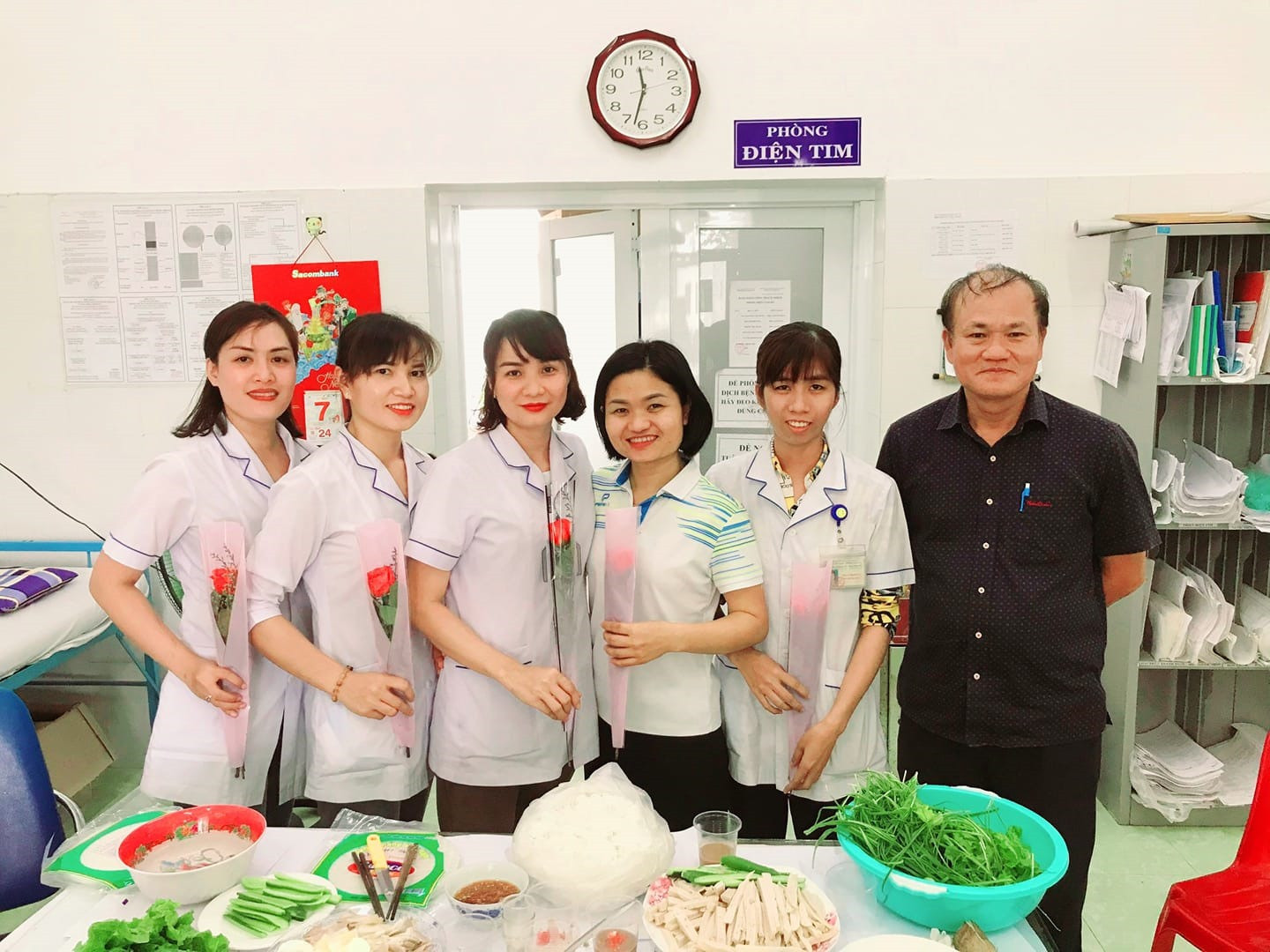 Bác sĩ Nguyễn Đinh Năng hiện vẫn tham gia các hoạt động y tế tại TP.Nha Trang, tỉnh Khánh Hòa. Ảnh: LÊ VĂN CHƯƠNG