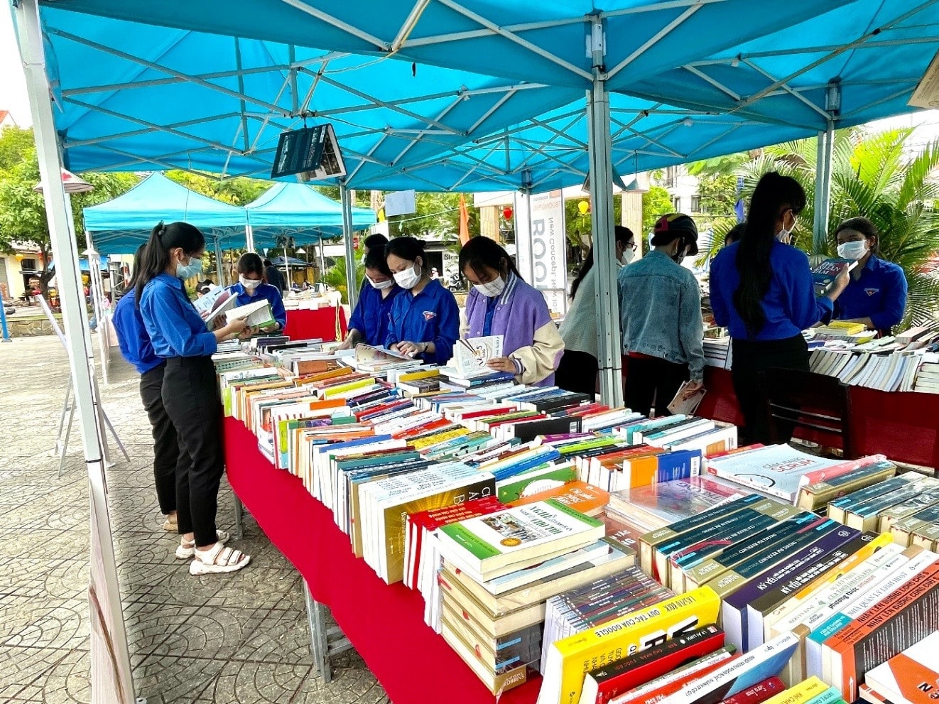 Atmosphere of the first Vietnam Book and Reading Culture Day 2022