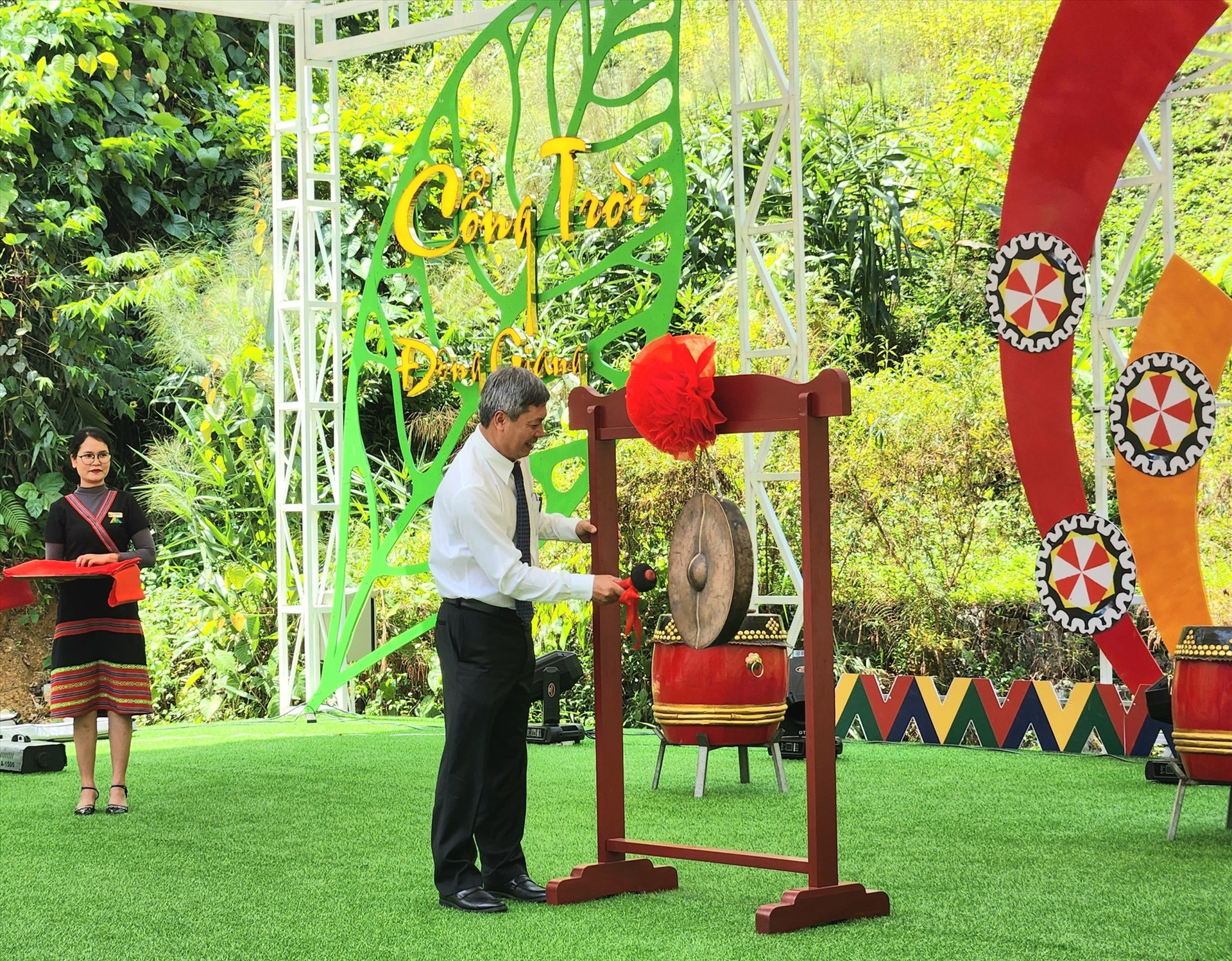 Deputy Chairman of the Quang Nam provincial People’s Committee Ho Quang Buu at the festival
