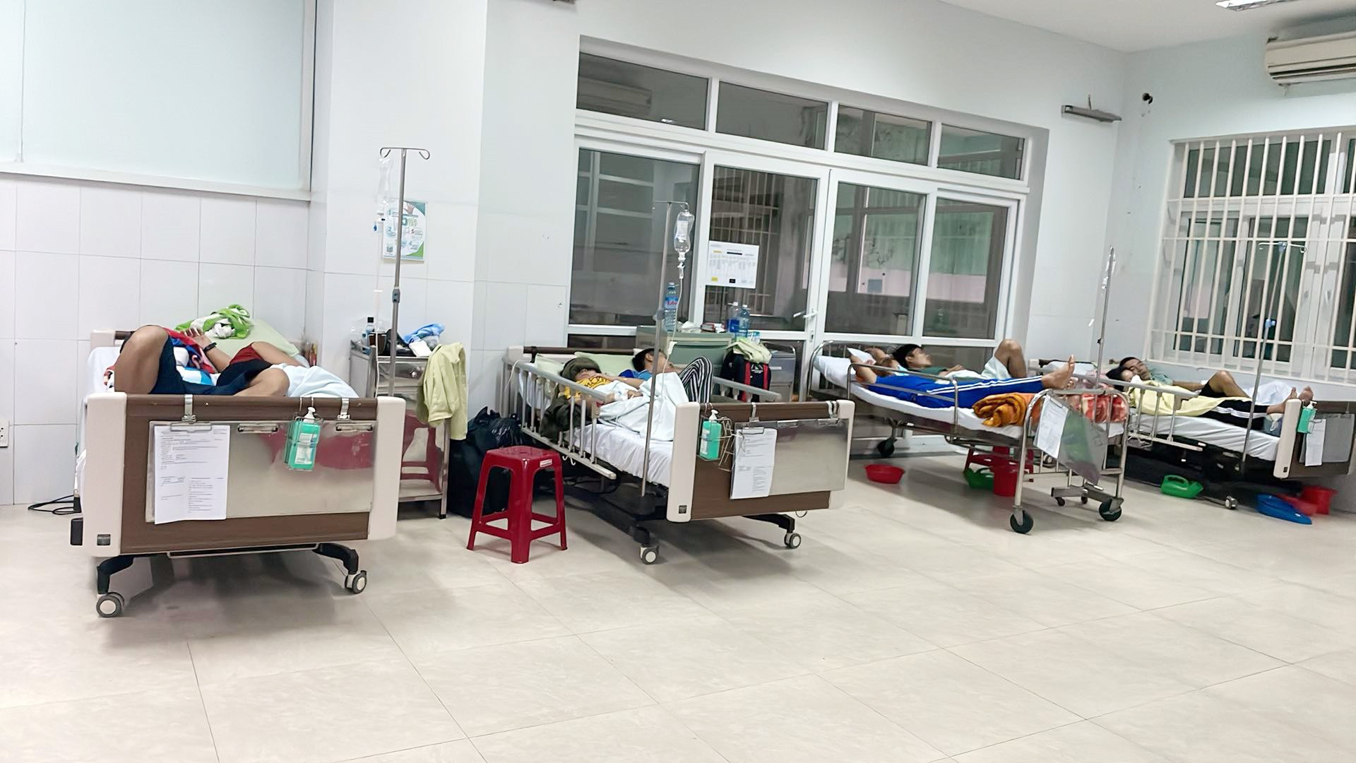 Bệnh nhân ngộ độc Botulinum tại Phước Sơn được điều trị tại Bệnh viện Đa khoa Khu vực miền núi phía Bắc Quảng Nam. Ảnh: BVCC
