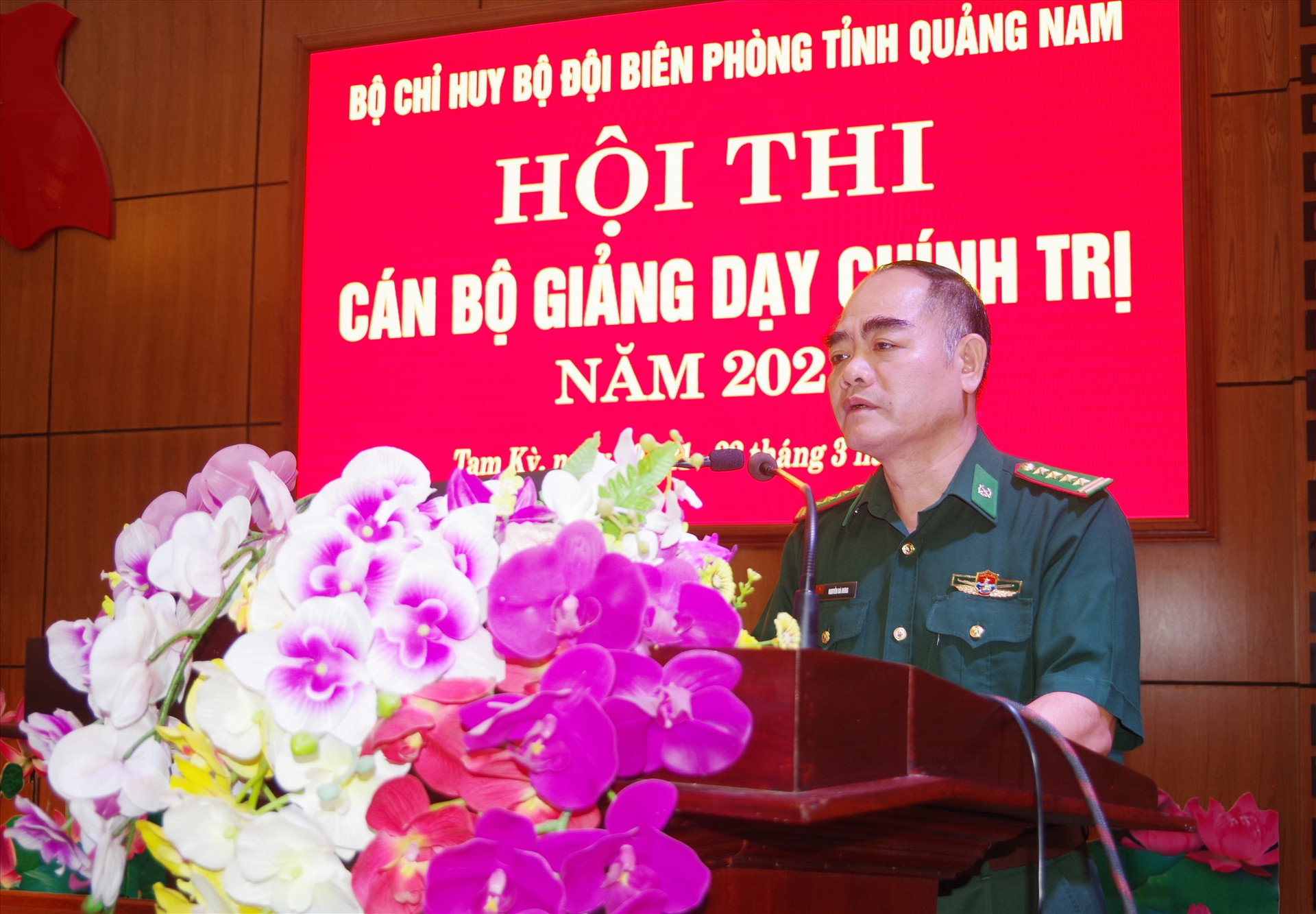 Đại tá Nguyễn Bá Hưng - Phó Chính ủy BĐBP tỉnh phát biểu khai mạc hội thi.Ảnh: HỒNG ANH