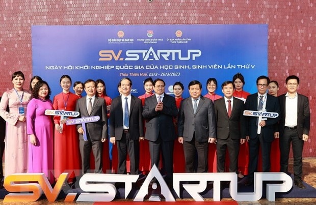 Thủ tướng Phạm Minh Chính và các đại biểu dự Lễ khai mạc Ngày hội Khởi nghiệp quốc gia của học sinh, sinh viên lần thứ V. (Ảnh: Dương Giang/TTXVN)