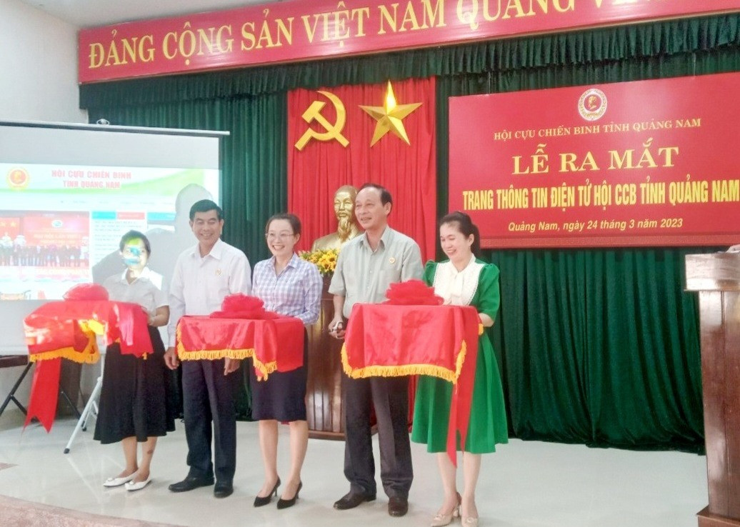 Lễ ra mắt Trang TTĐT của Hội CCB tỉnh Quảng Nam. Ảnh: H.L
