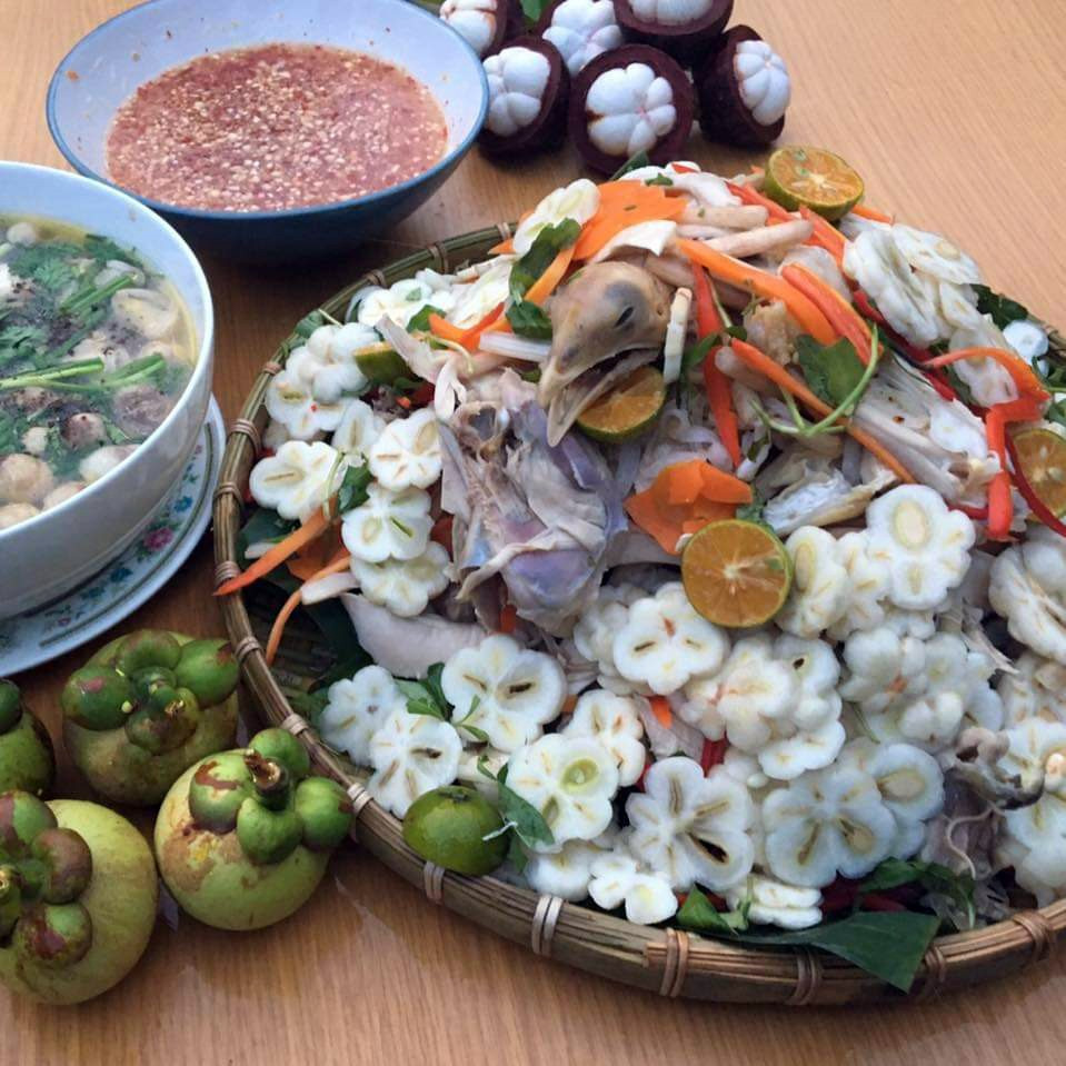 Gỏi măng cụt, món ăn vừa lạ vừa ngon đã xuất hiện gần đây tại Tiên Phước.