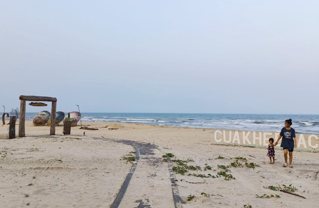 Bãi biển thôn Duy Hà là địa điểm lý tưởng cho hoạt động trình diễn khinh khí cầu. Ảnh: Đình Hiệp