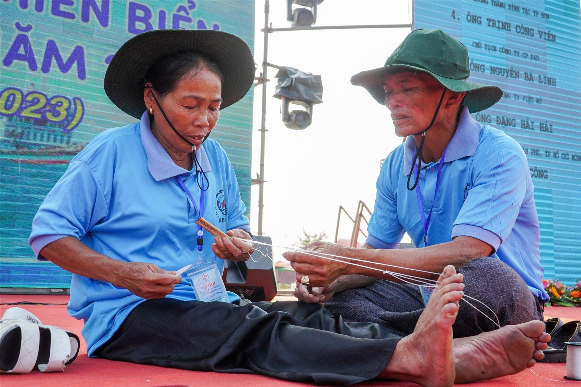 Thi đan lưới là cơ hội để người dân phát huy khả năng của mình. Ảnh: H.Q