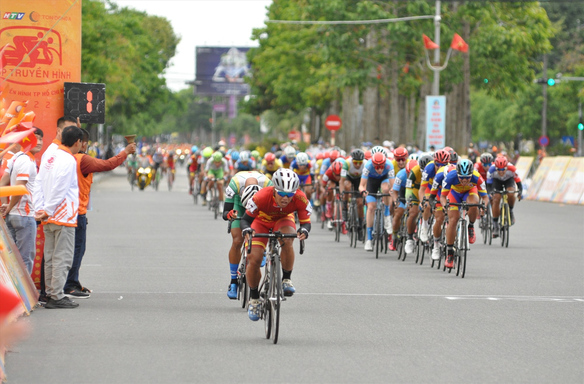 Cuộc đua xe đạp Cúp truyền hình TP.Hồ Chí Minh luôn diễn ra hấp dẫn. Ảnh: T.V