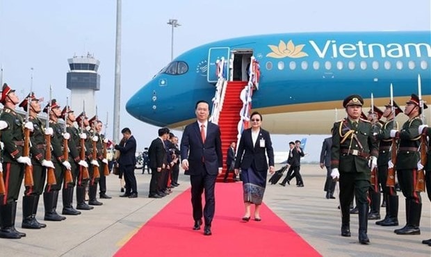 President Vo Van Thuong begins his official visit to Laos (Photo: VNA)