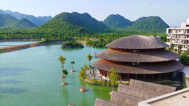 Công trình nhà hàng tre tại Vedana Resort Ninh Bình.