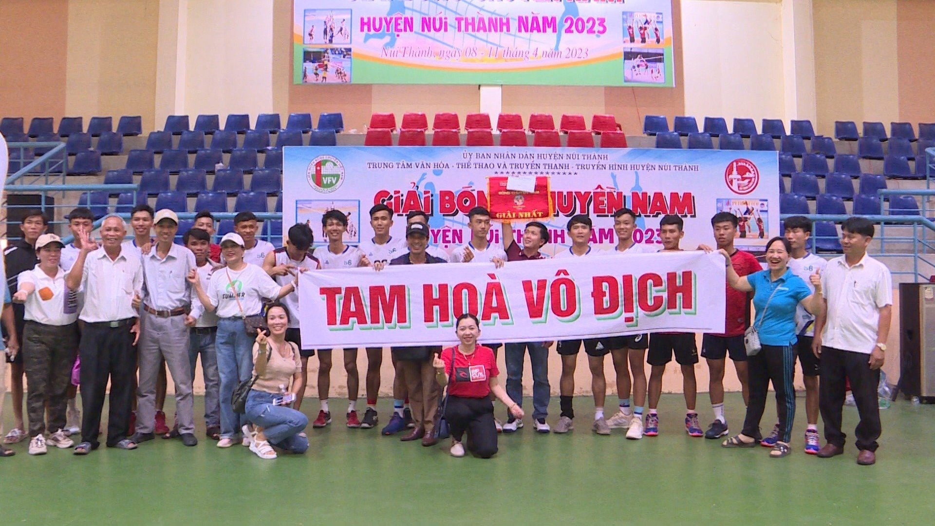 Đội bóng đá Nam xã Tam Hòa vô địch
