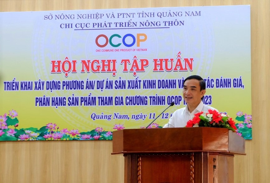 Ông Trần Văn Noa - Chi cục trưởng Chi cục Phát triển nông thôn tỉnh phát biểu tại chương trình tập huấn. Ảnh: M.L