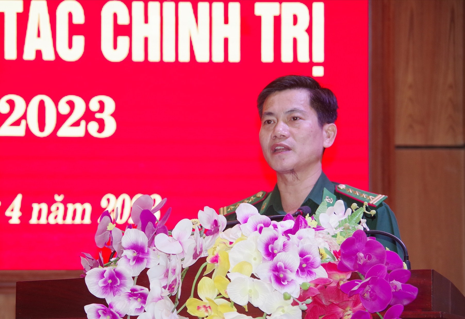 Đại tá Hoàng Văn Mẫn - Chính ủy BĐBP tỉnh phát biểu chỉ đạo hội nghị. Ảnh: HỒNG ANH
