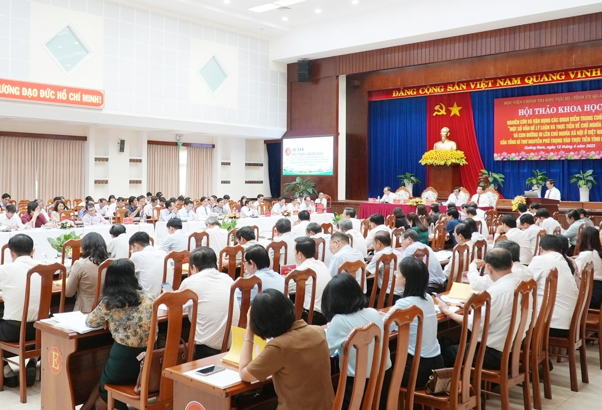 Quang cảnh hội thảo khoa học ngày 12/4. Ảnh: Q.Đ