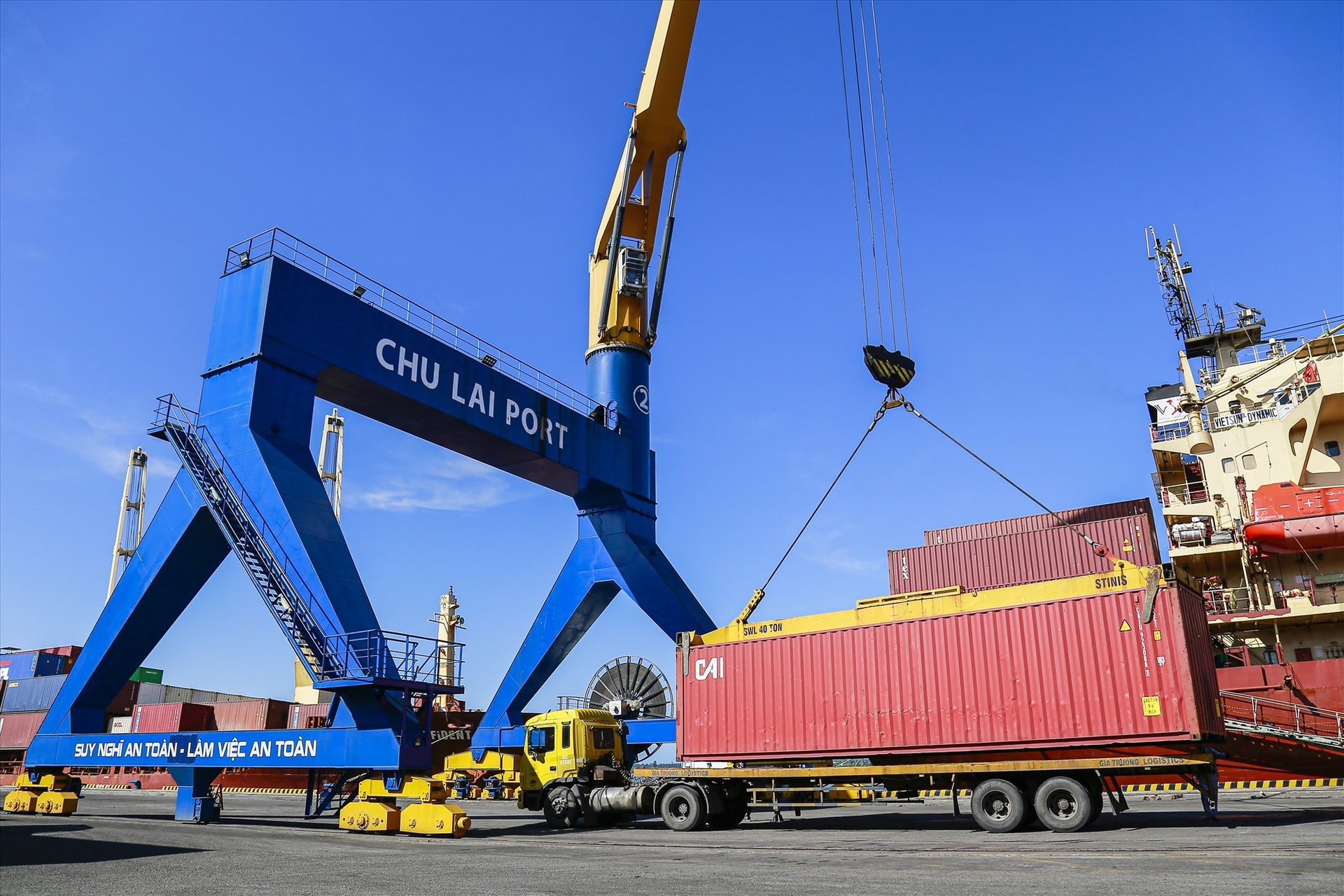 Containers of goods loaded at Chu Lai port