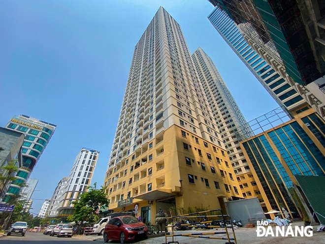 Ngoài ra, Các cơ quan chức năng quận Ngũ Hành Sơn còn phát hiện thêm doanh nghiệp này xây dựng trái phép nhiều hạng mục ở tầng 25, 35, 41, 42. Tất cả đã hoàn thiện và được đưa vào sử dụng.