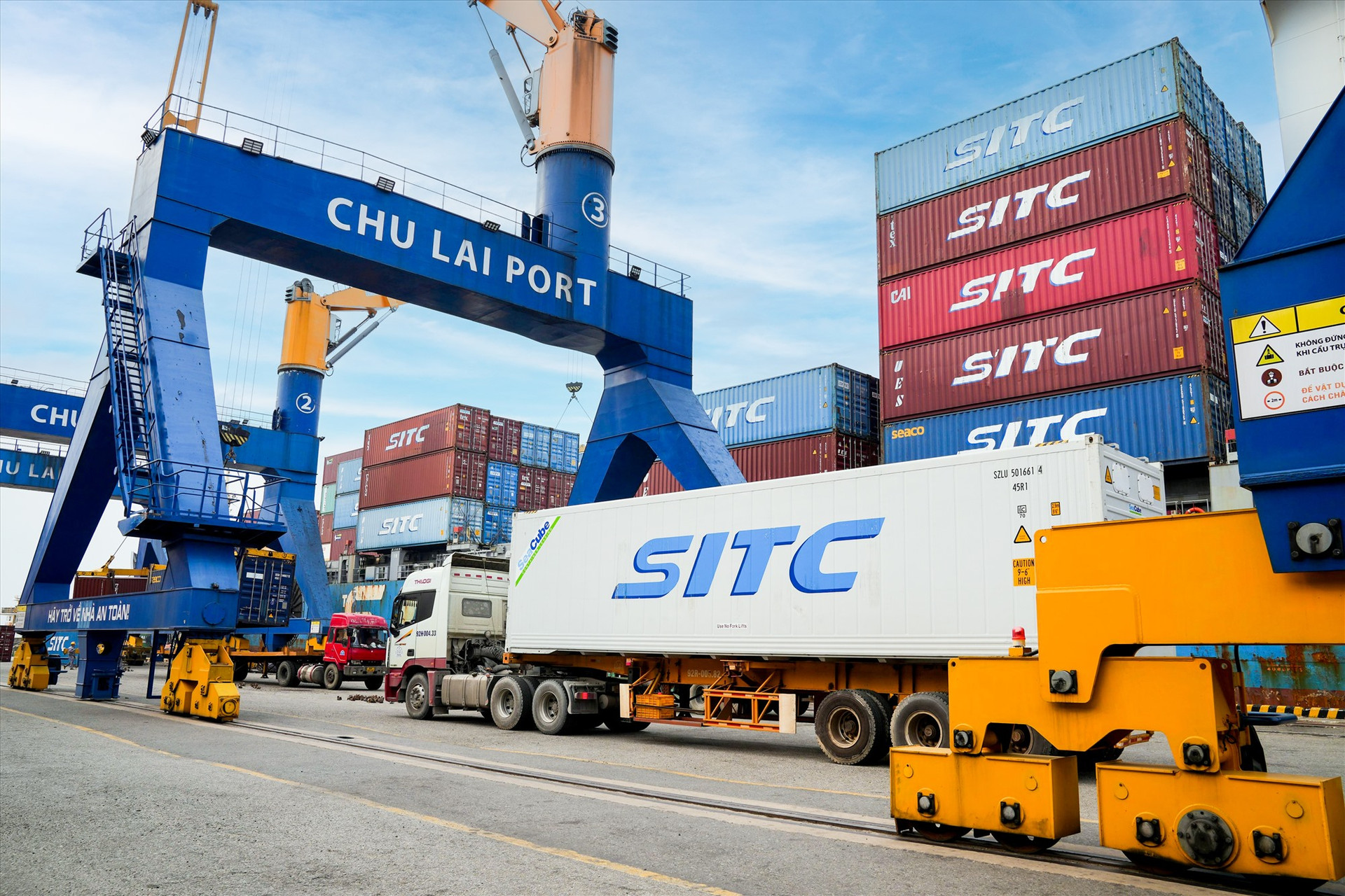 Cảng Chu Lai phục vụ xuất khẩu cho các doanh nghiệp với chi phí tối ưu.
