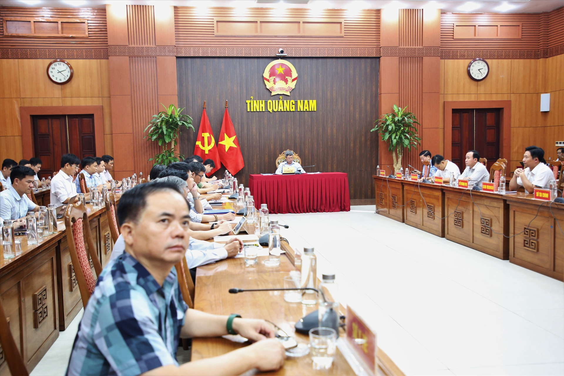 Phó Chủ tịch UBND tỉnh Hồ Quang Bửu chủ trì tại điểm cầu Quảng Nam. Ảnh: A.N