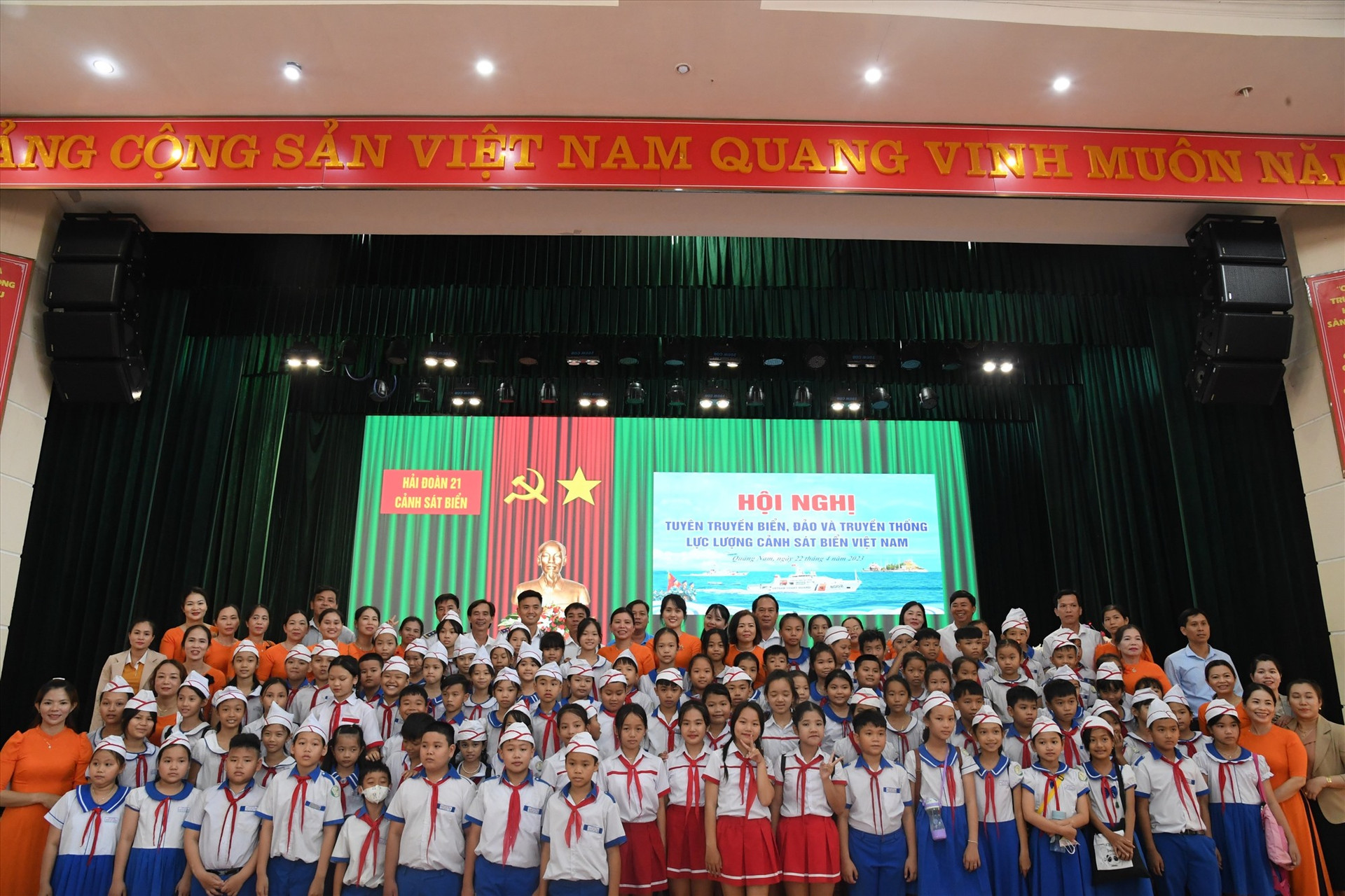 Cuộc thi diễn ra sôi nổi với sự tham dự của đại diện nhiều trường THCS trên địa bàn huyện Núi Thành. Ảnh: P.v