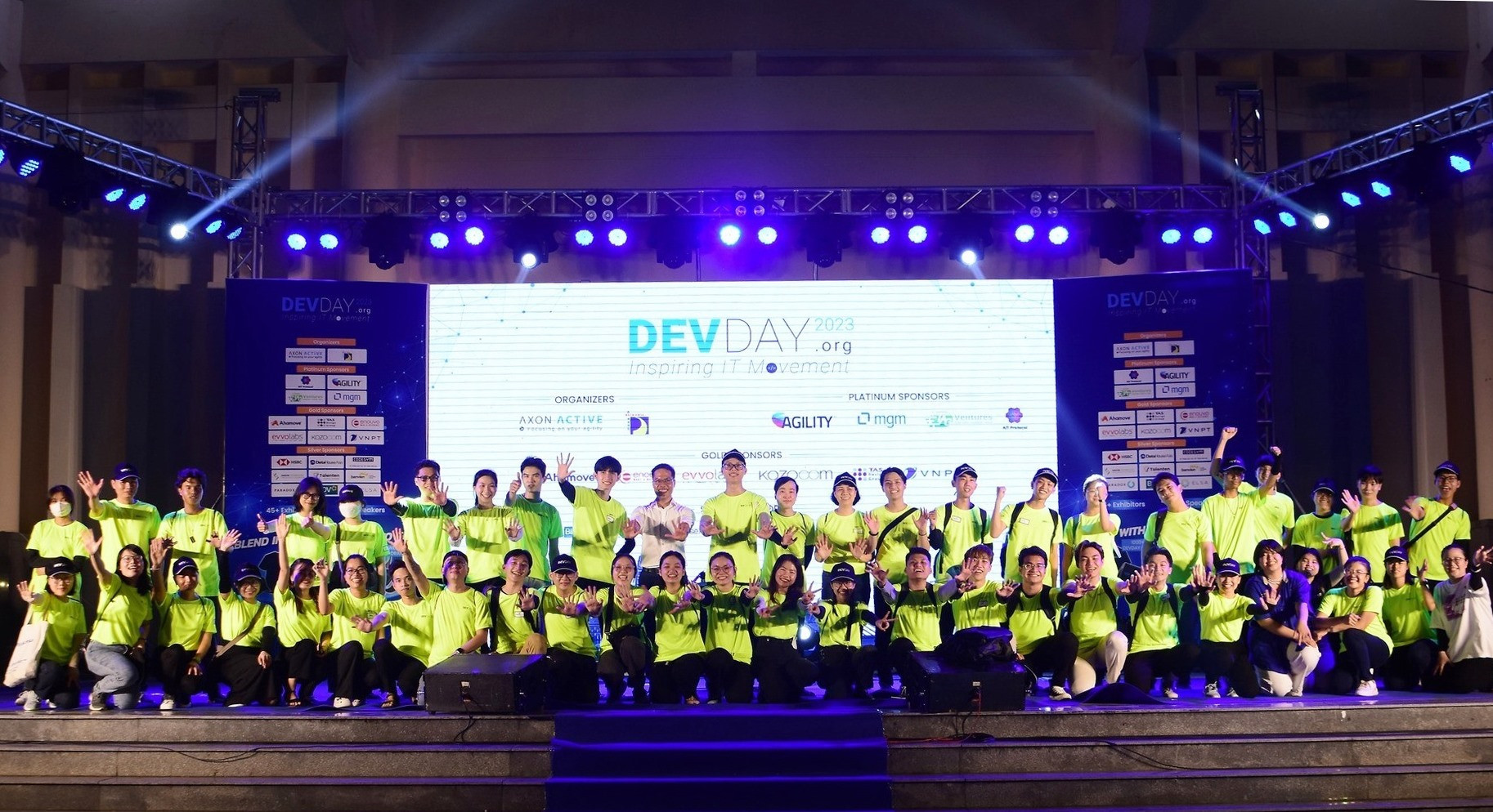 Đông đảo sinh viên (SV)/cựu SV Đại học Đà Nẵng tham gia DevDay Đà Nẵng -2023. Ảnh NTB