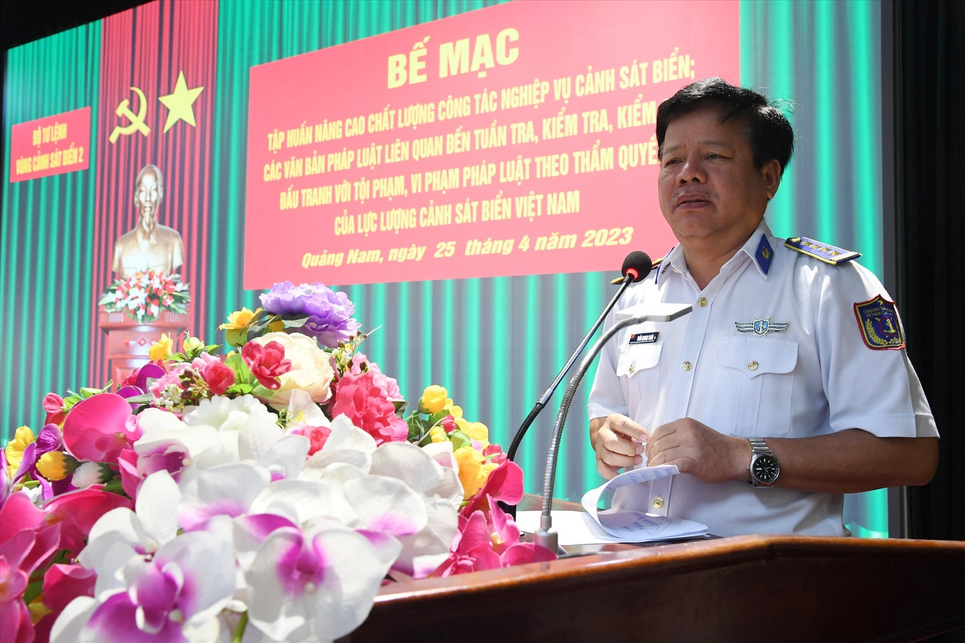 Đại tá Trần Quang Tuấn - Tư lệnh Vùng Cảnh sát biển 2 bế mạc đợt tập huấn. Ảnh: P.V