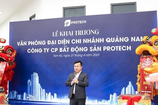 Ông Nguyễn Hữu Đức - Tổng Giám đốc Công ty cổ phần Bất động sản PROTECH phát biểu tại buổi lễ.