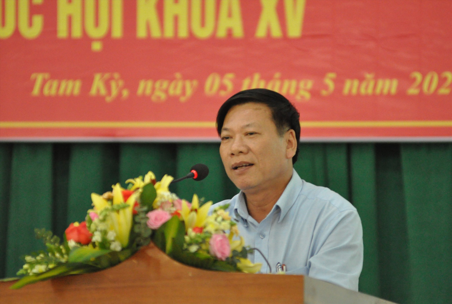 Ông Trần Văn Chiến - Phó Giám đốc Sở LĐ-TB&XH rả lời một số nội dung liên quan đến chế độ, chính sách về thanh niên xung phong. Ảnh: X.P