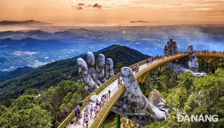 điểm du lịch biểu tượng hàng đầu thế giới và cây cầu du lịch biểu tượng hàng đầu thế giới dành cho cầu Vàng.
