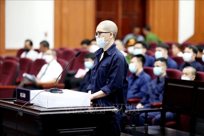 Bị cáo Nguyễn Thái Luyện tại phiên tòa ngày 8-5.