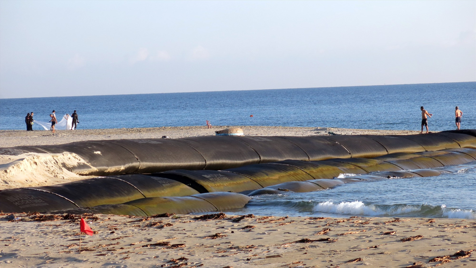 Trước tình trạng sạt lở bờ biển Hội An, đang có một dự án Chống xói lở và bảo vệ bền vững bờ biển Hội An từ vốn ODA chuẩn bị đầu tư. Ảnh: T.D