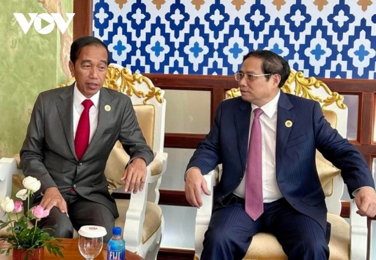 Thủ tướng Chính phủ Phạm Minh Chính gặp Tổng thống Indonesia Joko Widodo nhân dịp tham dự Hội nghị cấp cao ASEAN lần thứ 40, 41 tại thủ đô Phnom Penh, Campuchia (11/11/2022)