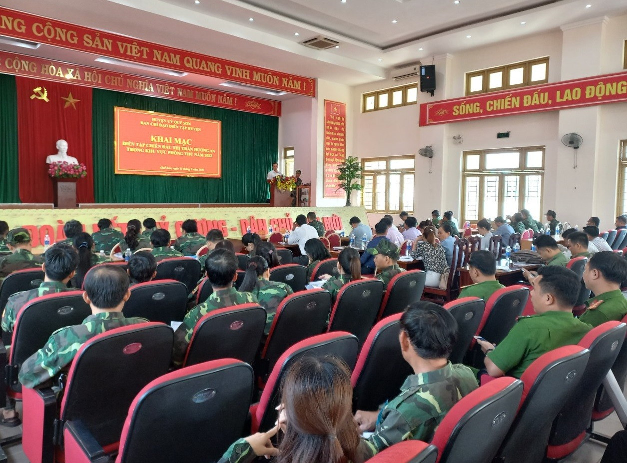 Quế Sơn khai mạc diễn tập chiến đấu thị trấn Hương An trong khu vực phòng thủ năm 2023. Ảnh: DUY THÁI
