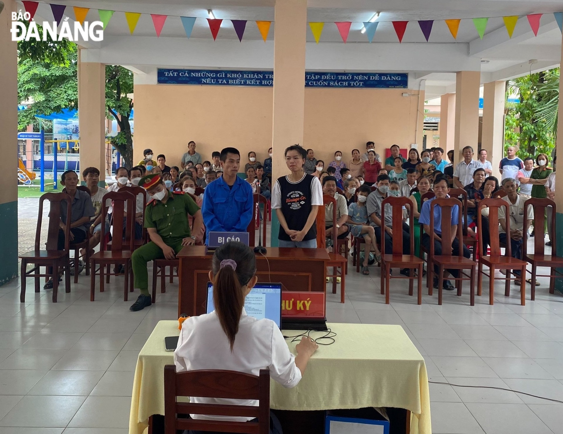 Phiên tòa diễn ra bằng hình thức lưu động. Ảnh: L.H