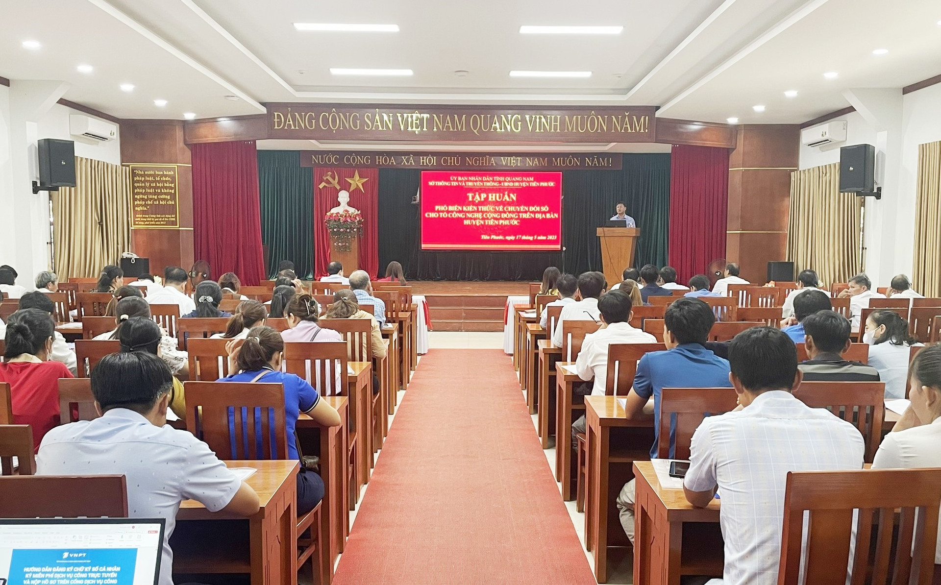 Hơn 100 thành viên của 85 tổ công nghệ cộng đồng trên địa bàn huyện Tiên Phước tham gia tập huấn sáng ngày 17/5. Ảnh:N.P
