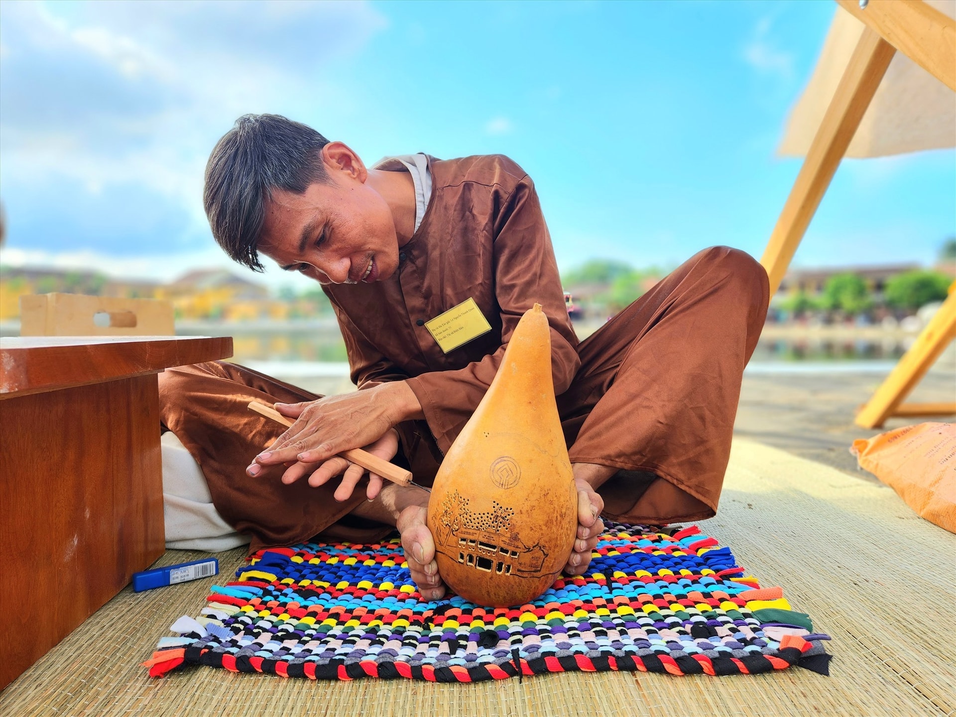 Besides, the products at the contest also convey a message of traditional craft preservation and conservation.