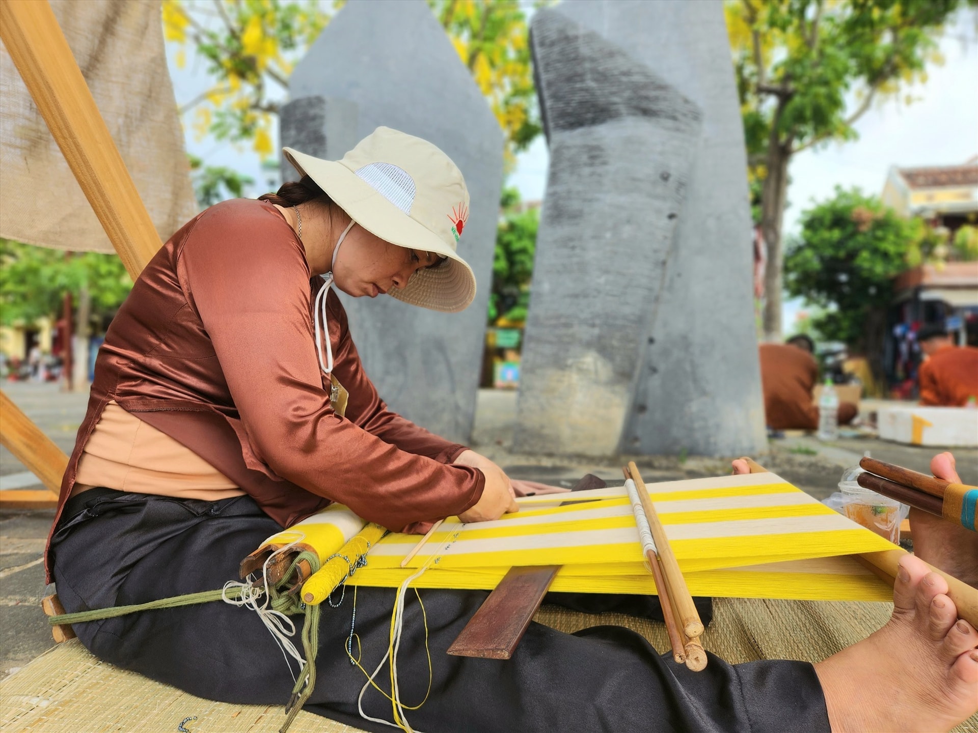 Moreover, the artisans at the contest wanted to describe the beauties of Hoi An and Quang Nam through their products.