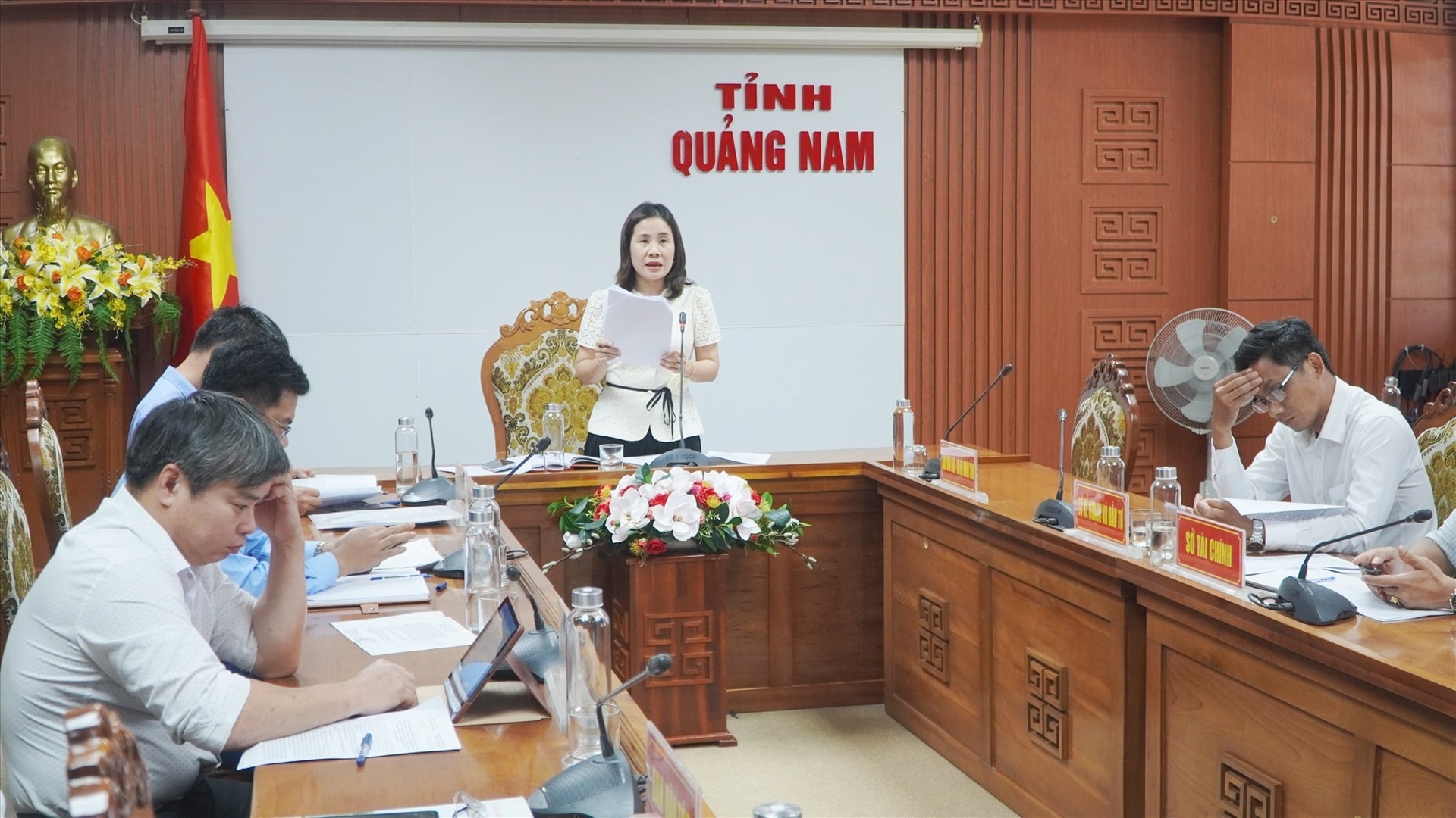 Nguyễn Thị Thu Hiền – Phó Giám đốc Sở Văn hóa, Thể thao và Du lịch tỉnh phát biểu tại điểm cầu Quảng Nam. Ảnh: VĂN TOÀN