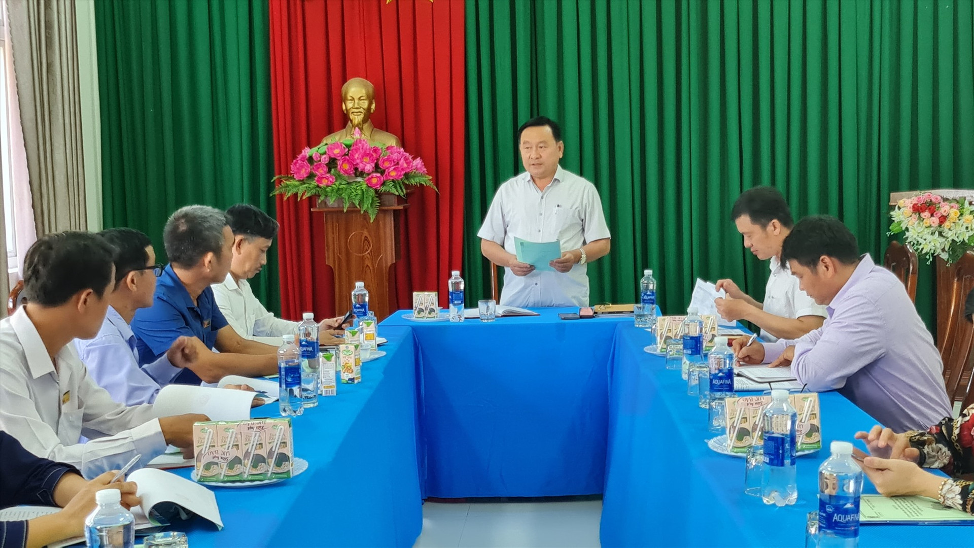 Phó Chủ tịch HĐND tỉnh Nguyễn Công Thanh chủ trì buổi làm việc với xã Tam Ngọc. Ảnh: D.L