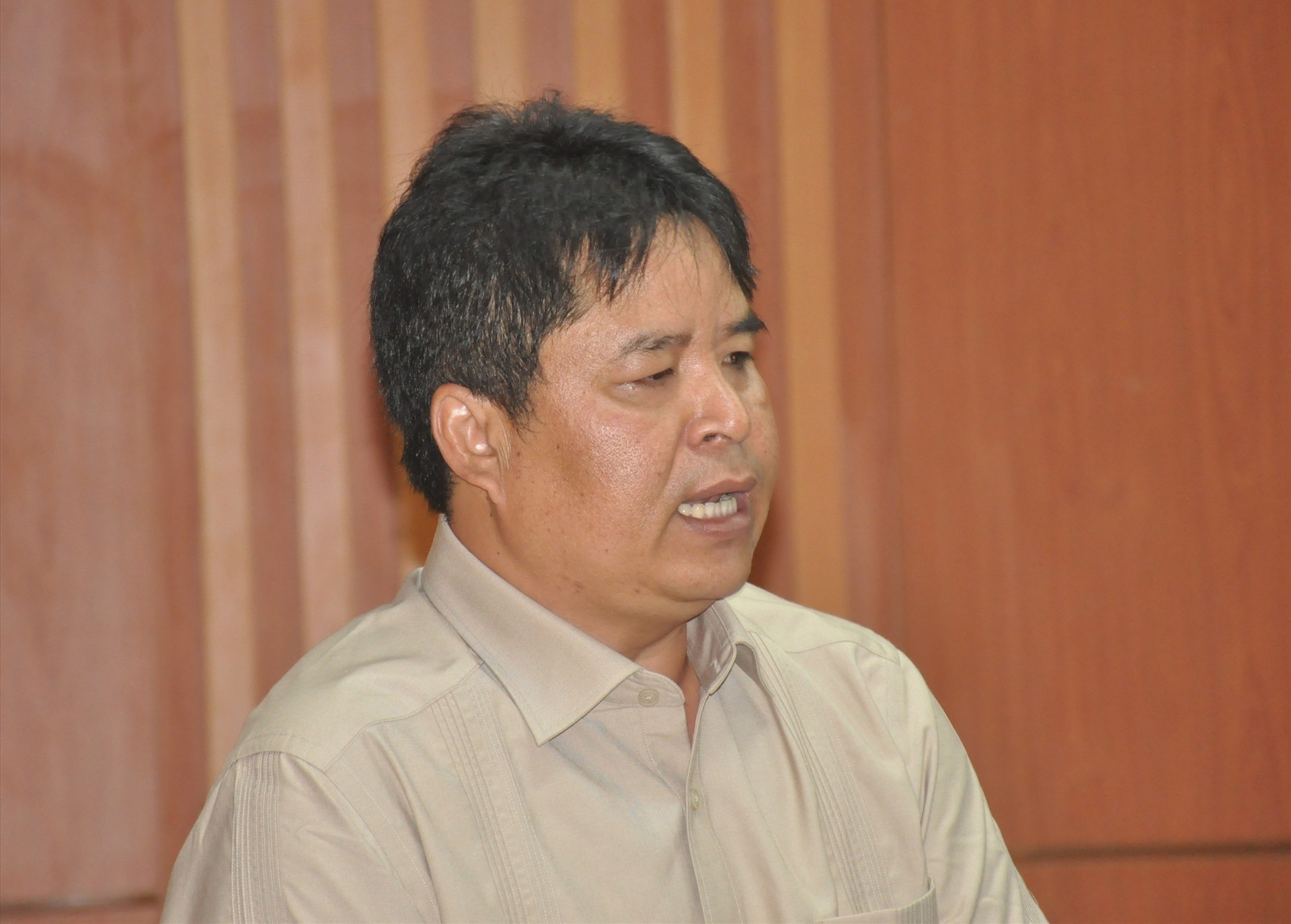 Ông Zơrâm Buôn - Phó Bí thư Thường trực Huyện ủy Tây Giang phát biểu thảo luận. Ảnh: N.Đ
