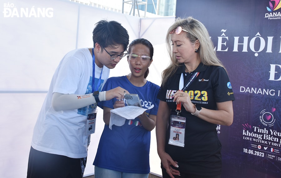Theo bà Nadia Sharika Wong, Giám đốc Công ty tư vấn tổ chức pháo hoa Global 2000 các đội tham dự DIFF năm nay hứa hẹn nhiều bất ngờ thú vị. Ảnh: THU HÀ