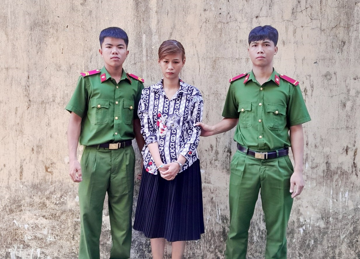 Đối tượng Nguyễn Thị Trang tại cơ quan điều tra. Ảnh: S.H