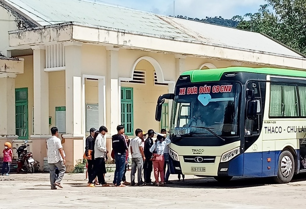 Người lao động Nam Giang được đưa đi đào tạo, làm việc tại