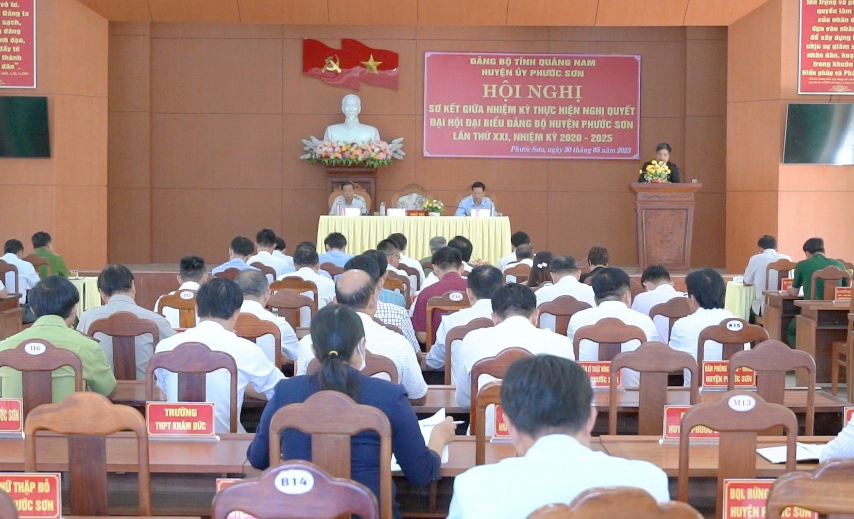 Huyện ủy Phước Sơn tổ chức hội nghị sơ kết giữa nhiệm kỳ thực hiện Nghị quyết Đại hội đại biểu Đảng bộ huyện lần thứ XXI (nhiệm kỳ 2020 - 2025).