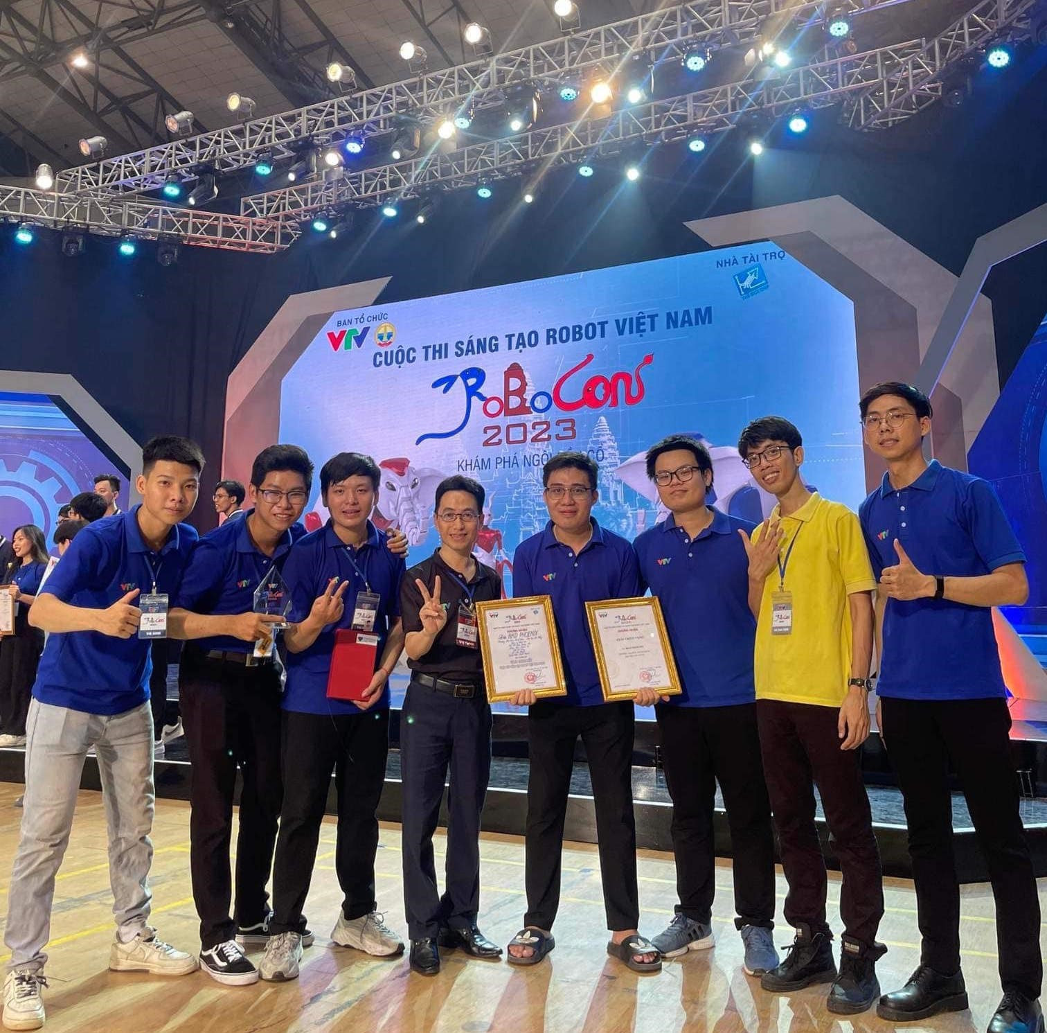Đội BKD-PHOENIX Trường Đại học Bách khoa -ĐHĐN đạt Giải Triển vọng Robocon Việt Nam -2023