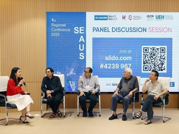 A panel discussion at the conference. (Photo: VNA)