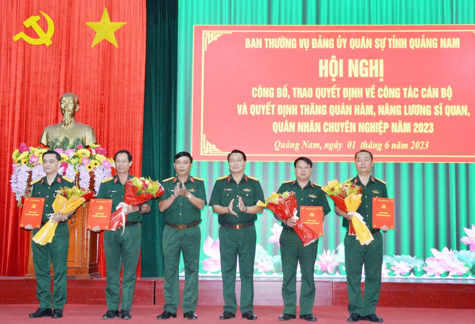 Trao quyết định chuẩn y của Tỉnh ủy Bổ sung UBKT Đảng ủy Quân sự tỉnh.