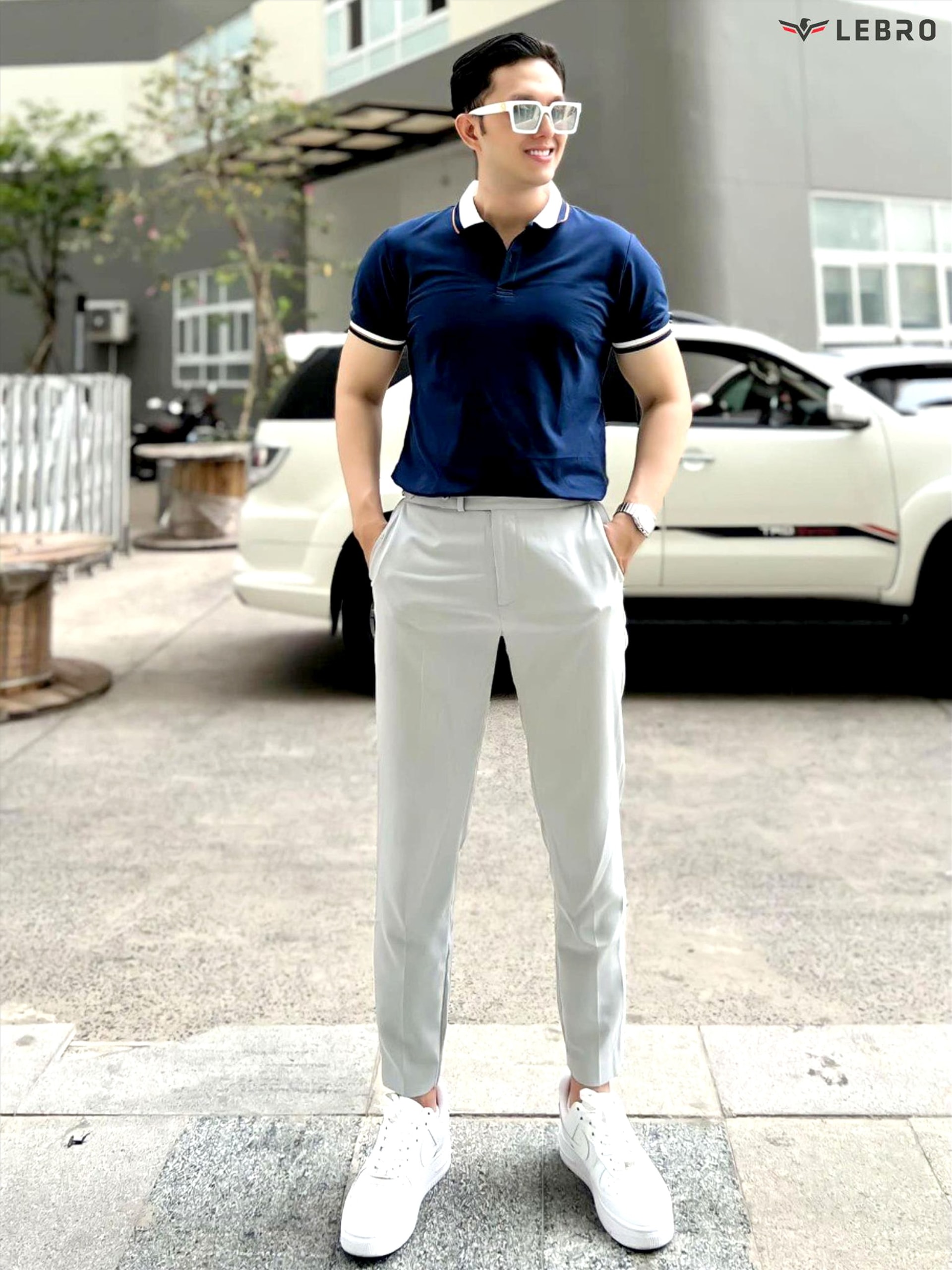 Áo polo nam phối quần kaki dáng suông – outfit cho style cổ điển