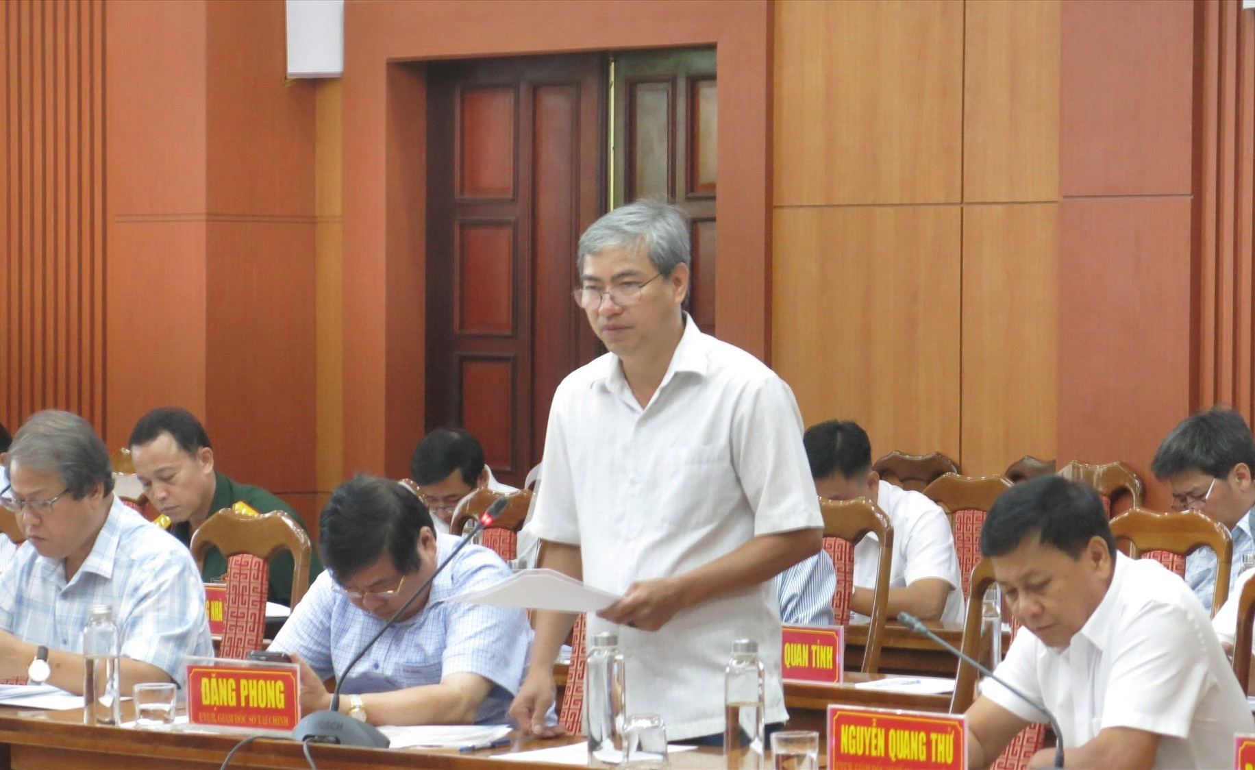 Ông Nguyễn Hưng - Phó giám đốc Sở KH&ĐT trình bày các báo cáo